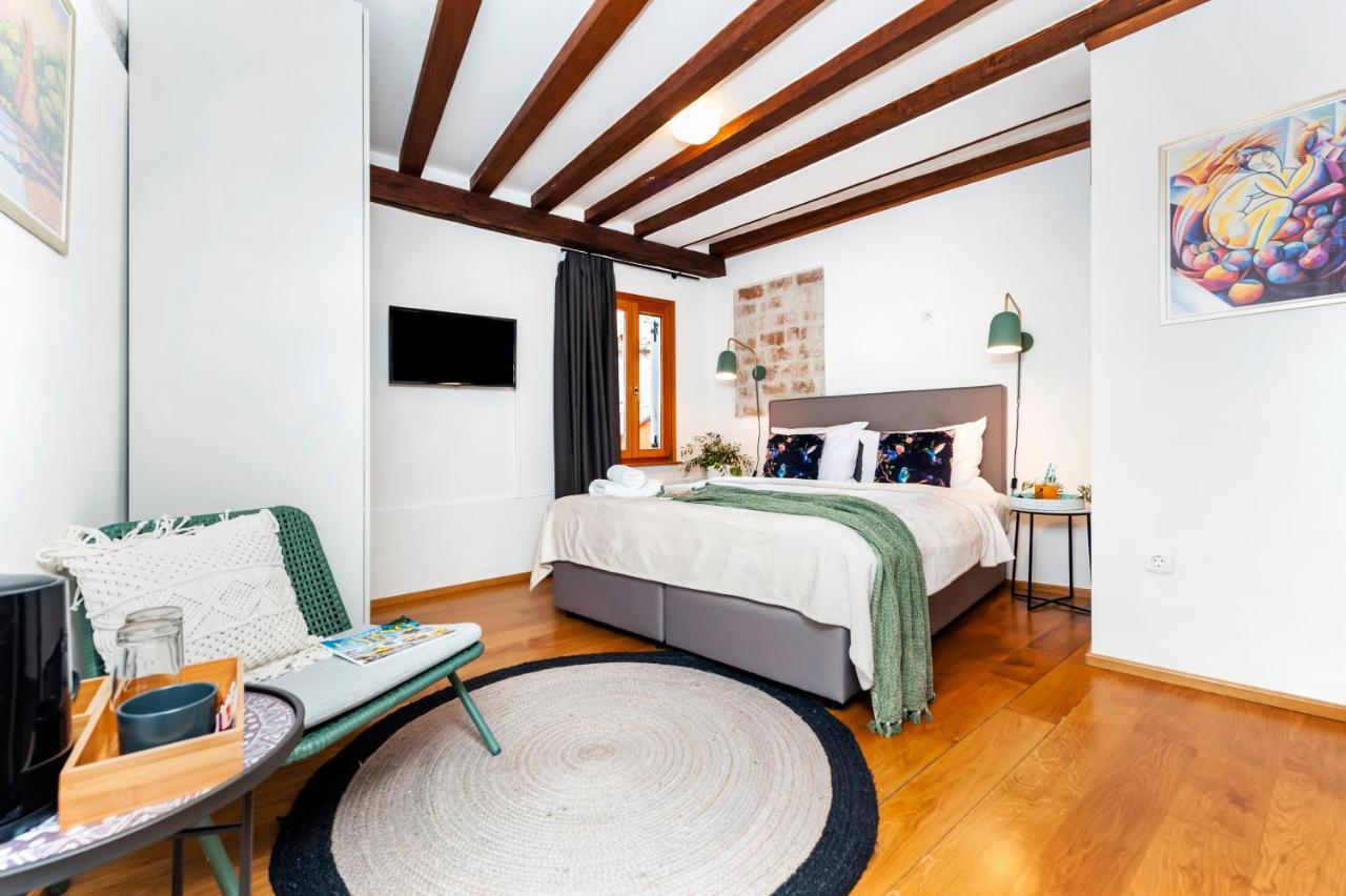 Noemi'S Rooms 罗维尼 外观 照片