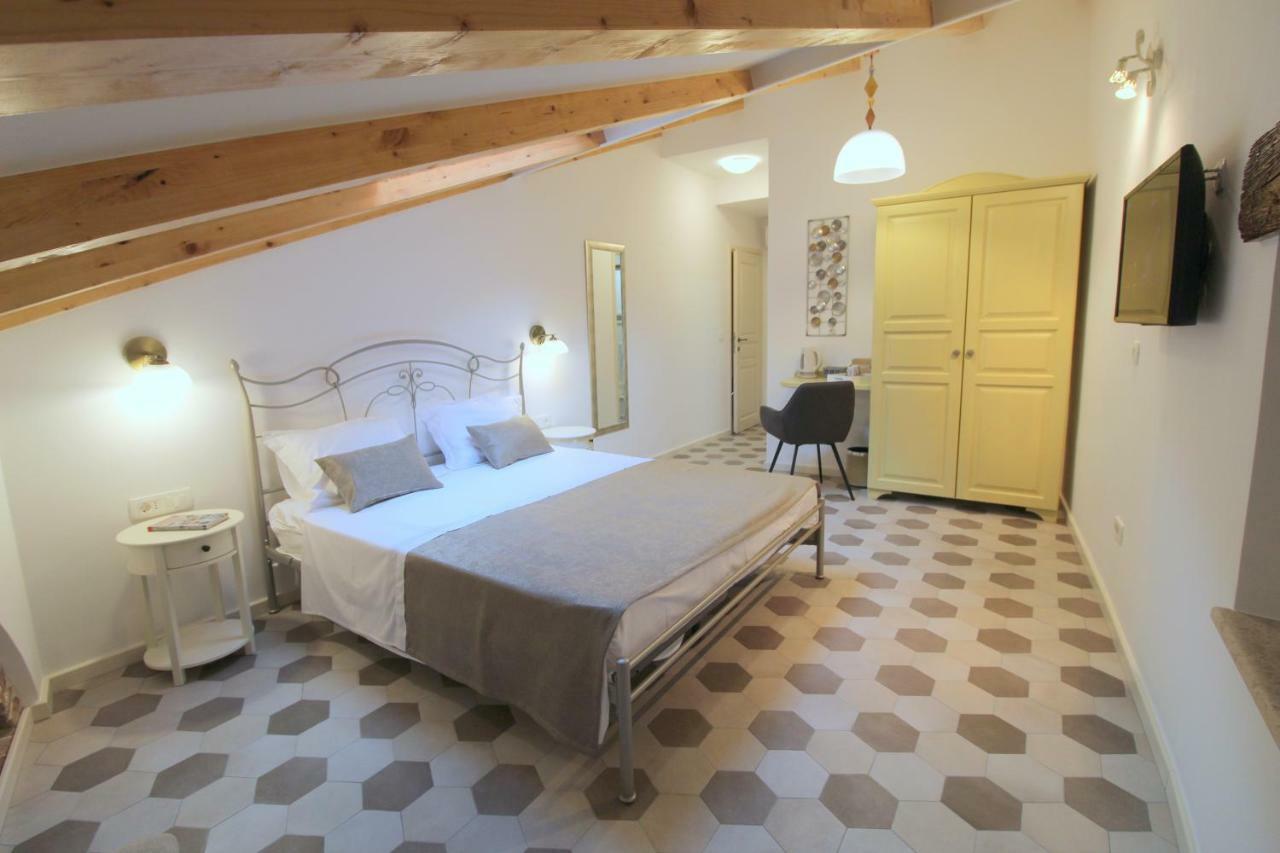 Noemi'S Rooms 罗维尼 外观 照片